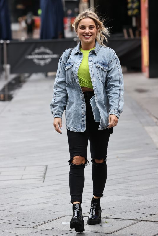 SIAN WELBY Arrives at Global Radio in London 10/13/2020