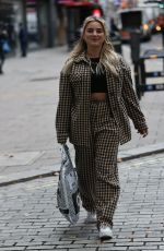 SILAN WELBY in a Gingham Suit Arrives at Capital Studio in London 10/01/2020