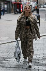 SILAN WELBY in a Gingham Suit Arrives at Capital Studio in London 10/01/2020