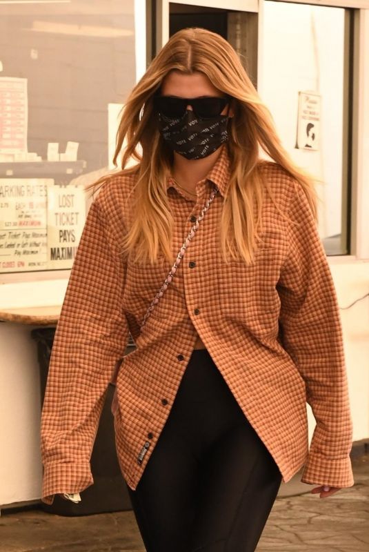 SOFIA RICHIE Out for Lunch in Beverly Hills 10/28/2020