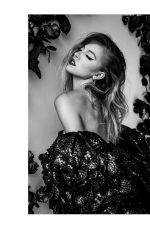 SYDNEY SWEENEY in Numero Netherlands 3