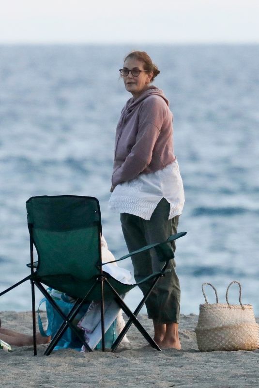TERI HATCHER Out on the Beach in Malibu 10/11/2020