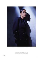 TINA KUNAKEY in L