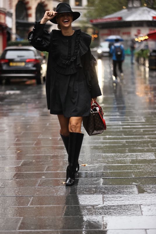 VOGUE WILLIAMS Arrives at Heart Radio in London 10/04/2020