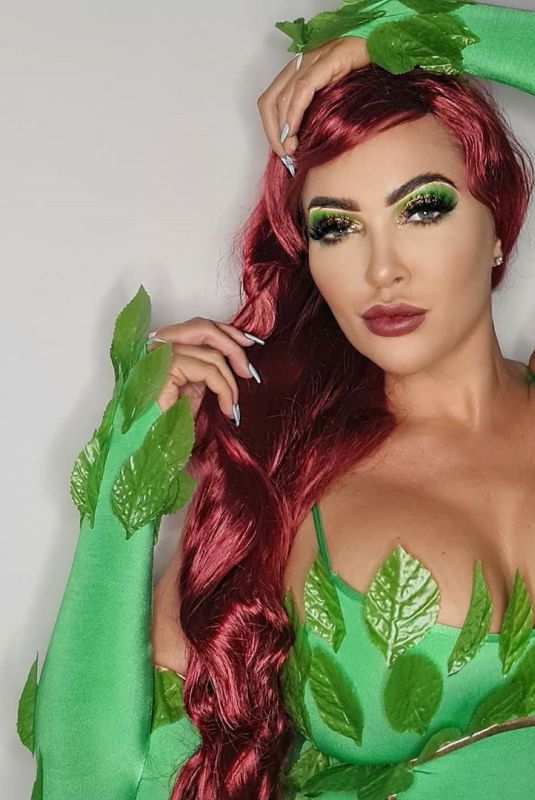 AISLEYNE HORGAN WALLACE Getting Ready for Halloween – Instagram Photos 10/31/2020