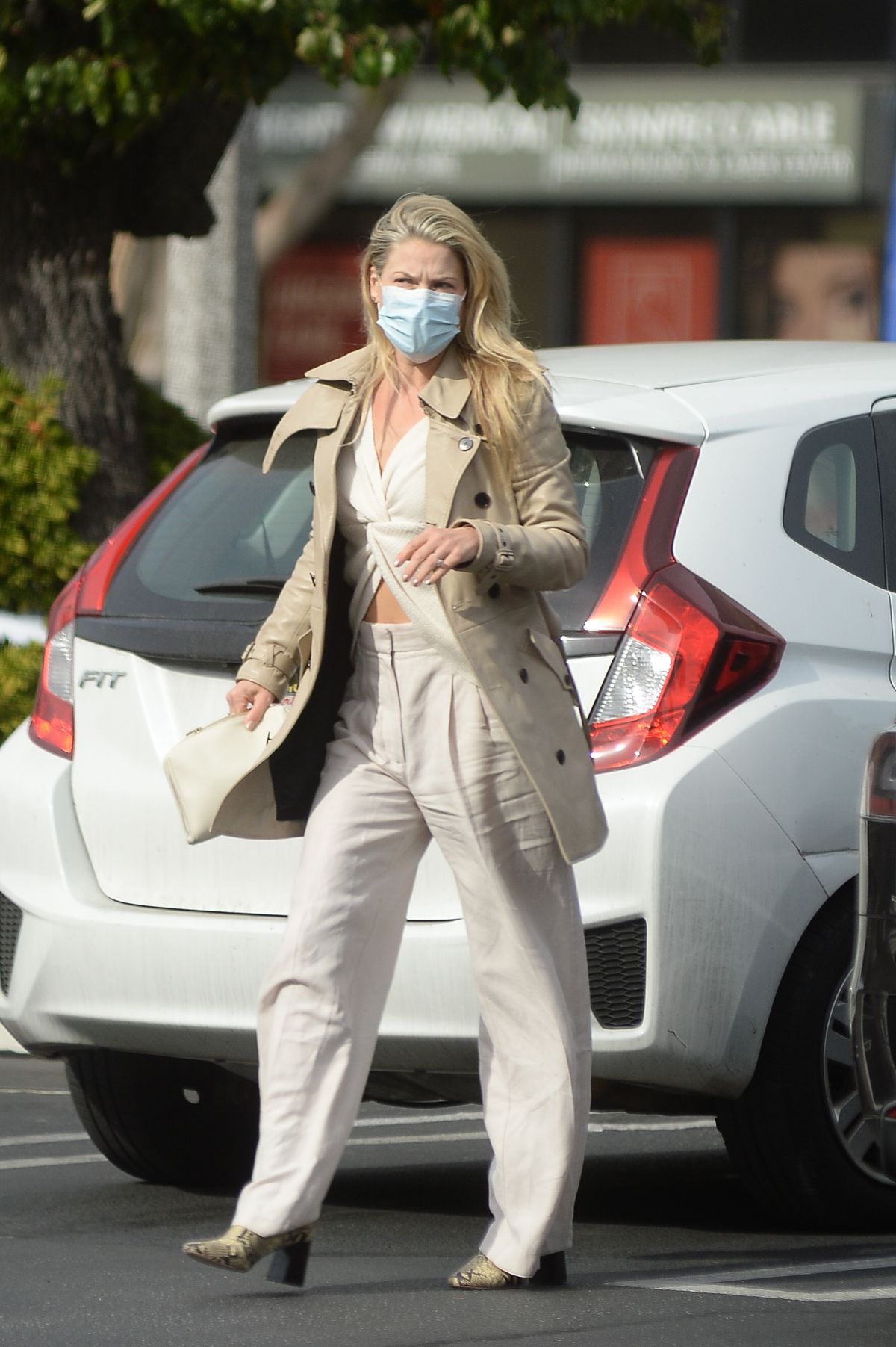 ali-larter-out-and-about-in-los-angeles-11-20-2020-8.jpg