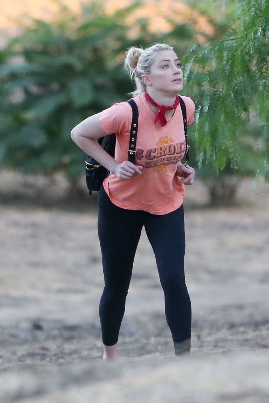 AMBER HEARD Out Hiking in Los Angeles 11/16/2020