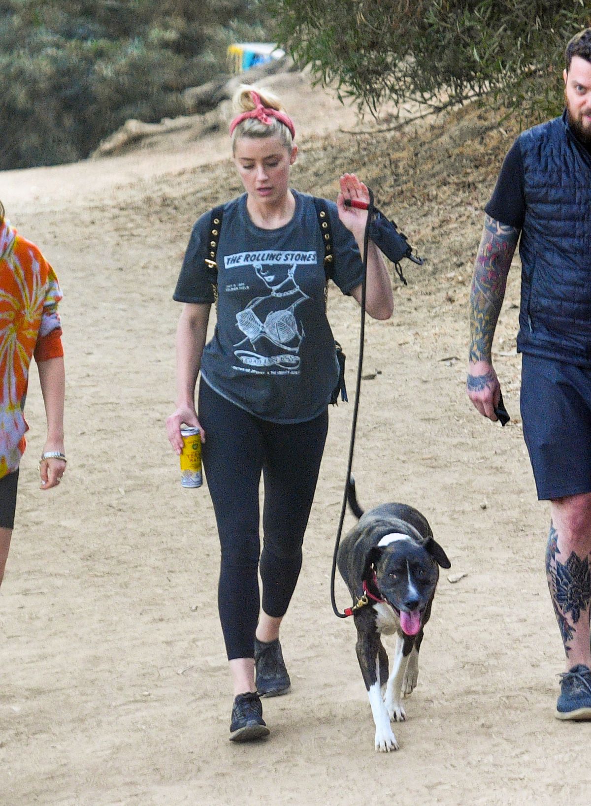 amber-heard-out-hiking-with-her-dog-in-los-angeles-10-31-2020-2.jpg