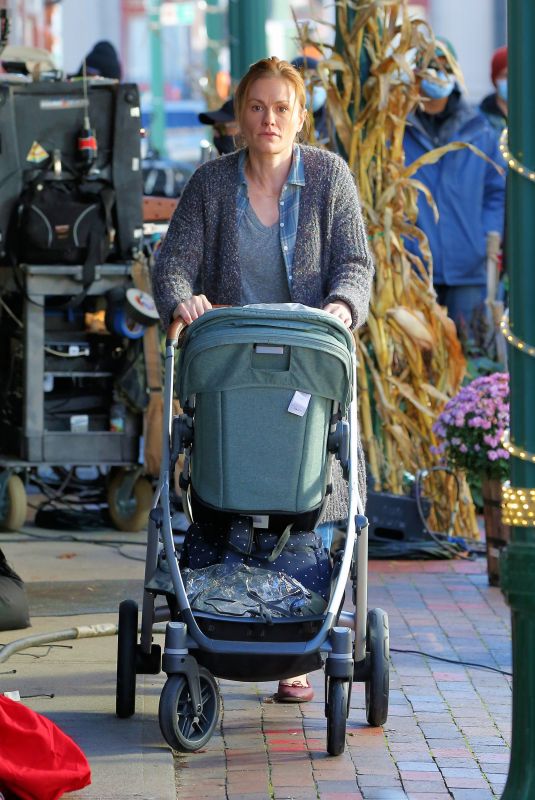 ANNA PAQUIN on the Set of Modern Love in New York 11/04/2020
