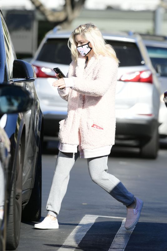 ARIEL WINTER Out Shopping in Los Angeles 11/14/2020