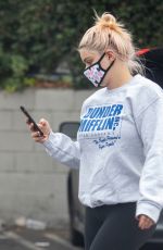 ARIEL WINTER Shopping at CVS in Studio City 11/05/2020