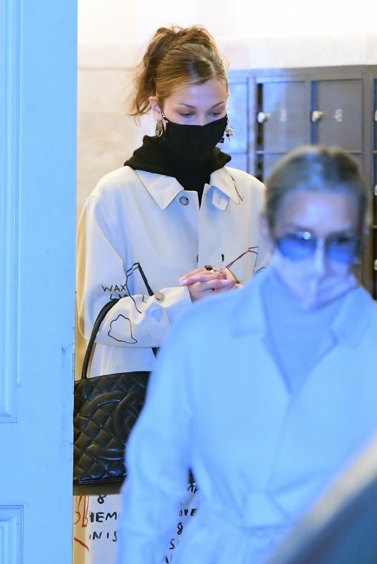 BELLA and YOLANDA HADID Out in New York 11/18/2020