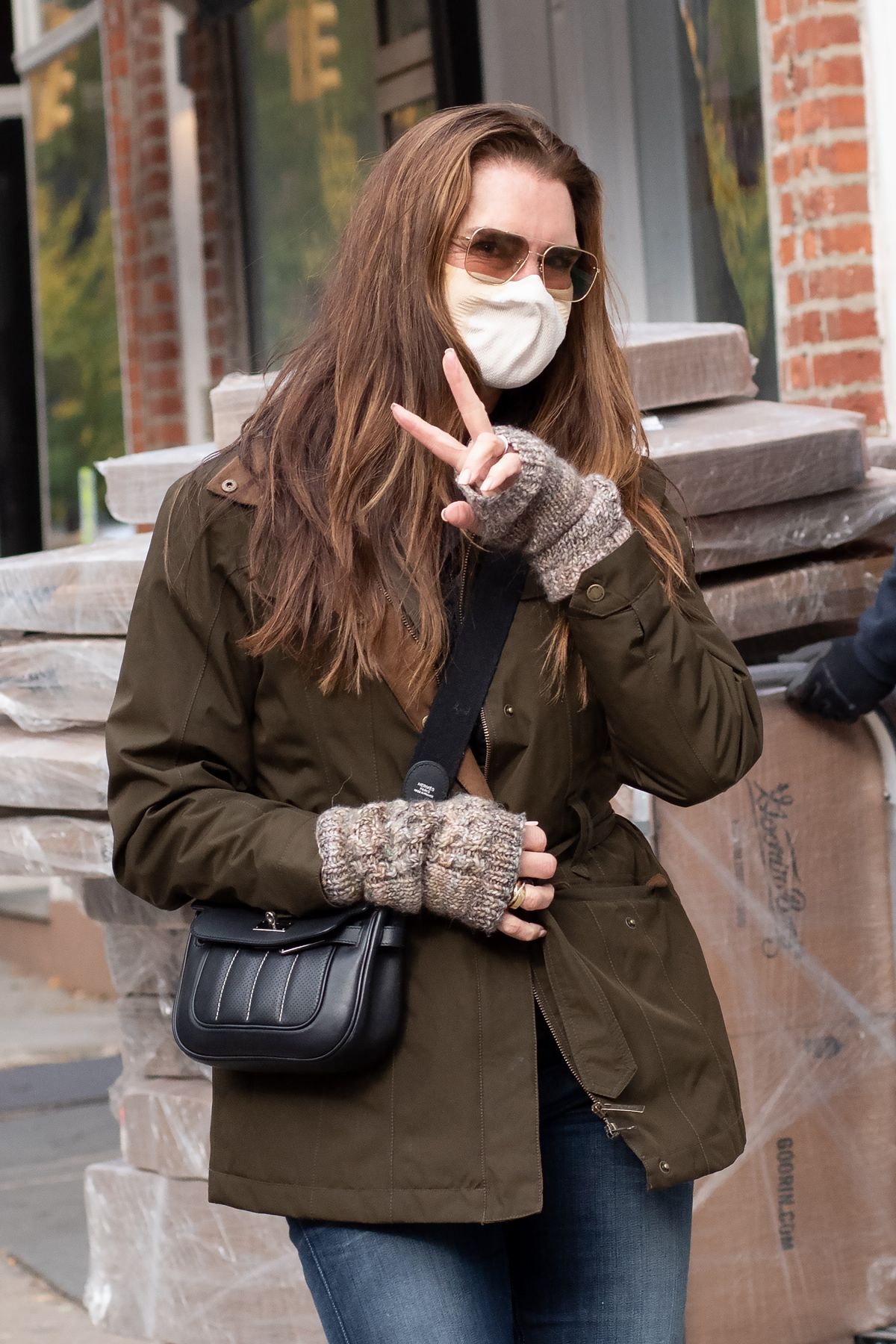 brooke-shields-out-and-about-in-new-york-11-17-2020-1.jpg