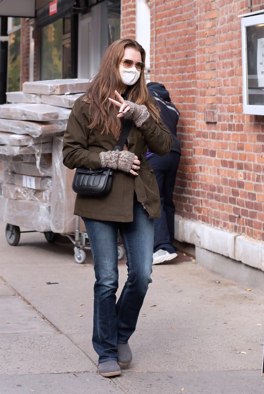 BROOKE SHIELDS Out and About in New York 11/17/2020