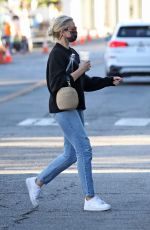 CAMERON DIAZ Out and About in Los Angeles 11/10/2020