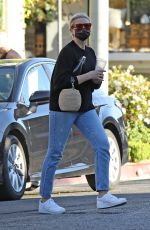 CAMERON DIAZ Out and About in Los Angeles 11/10/2020