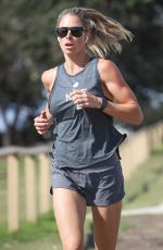 CANDICE WARNER Out Jogging in Sydney 11/25/2020