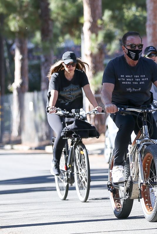 CHRISTINA, Patrick and Arnold SCHWARZENEGGER Out Riding Bikes in Santa Monica 11/28/2020