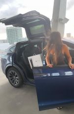 CLAUDIA ROMANI Out Shopping in Miami Beach 11/19/2020