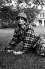 DAPHNE GROENEVELD in Harper