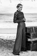 DAPHNE GROENEVELD in Harper