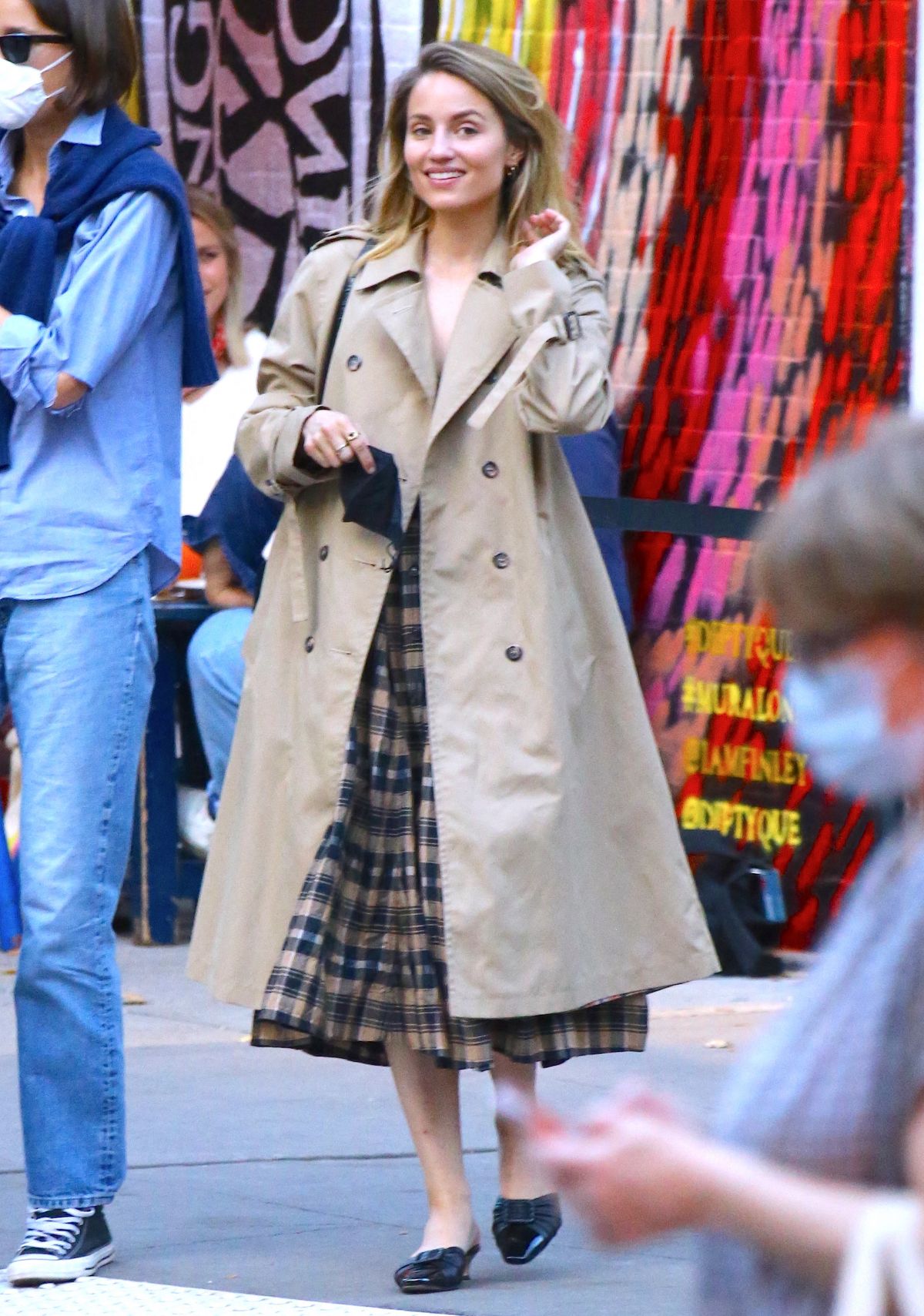 dianna-agron-out-with-a-friend-in-new-york-11-10-2020-4.jpg