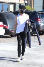 ELLEN POMPEOP Shopping at Trancas Country Market 11/29/2020