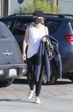 ELLEN POMPEOP Shopping at Trancas Country Market 11/29/2020