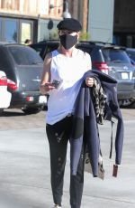 ELLEN POMPEOP Shopping at Trancas Country Market 11/29/2020