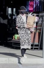 ELLEN POMPEOP Shopping at Trancas Country Market 11/29/2020