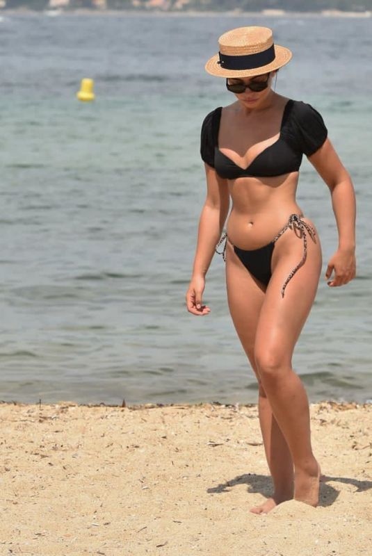 FRANCESCA ALLEN in Bikini on the Beach in Dubai 11/25/2020