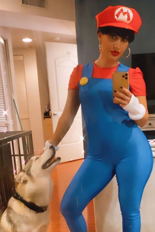 FRANCIA RAISA - Instagram Photos 10/31/2020