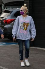 GWEN STEFANI Shopping for at XIV Karats in Beverly Hills 11/20/2020