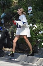 HAILEY BIEBER Leaves Pastor Carl Lentz Home Day After Selena Gomez Has a Mental Breakdown in Los Angeles 11/10/2020