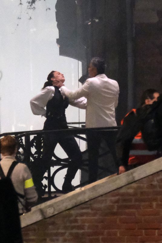 HAYLEY ATWELL on the Set of Mission: Impossible 7 in Venice 11/09/2020