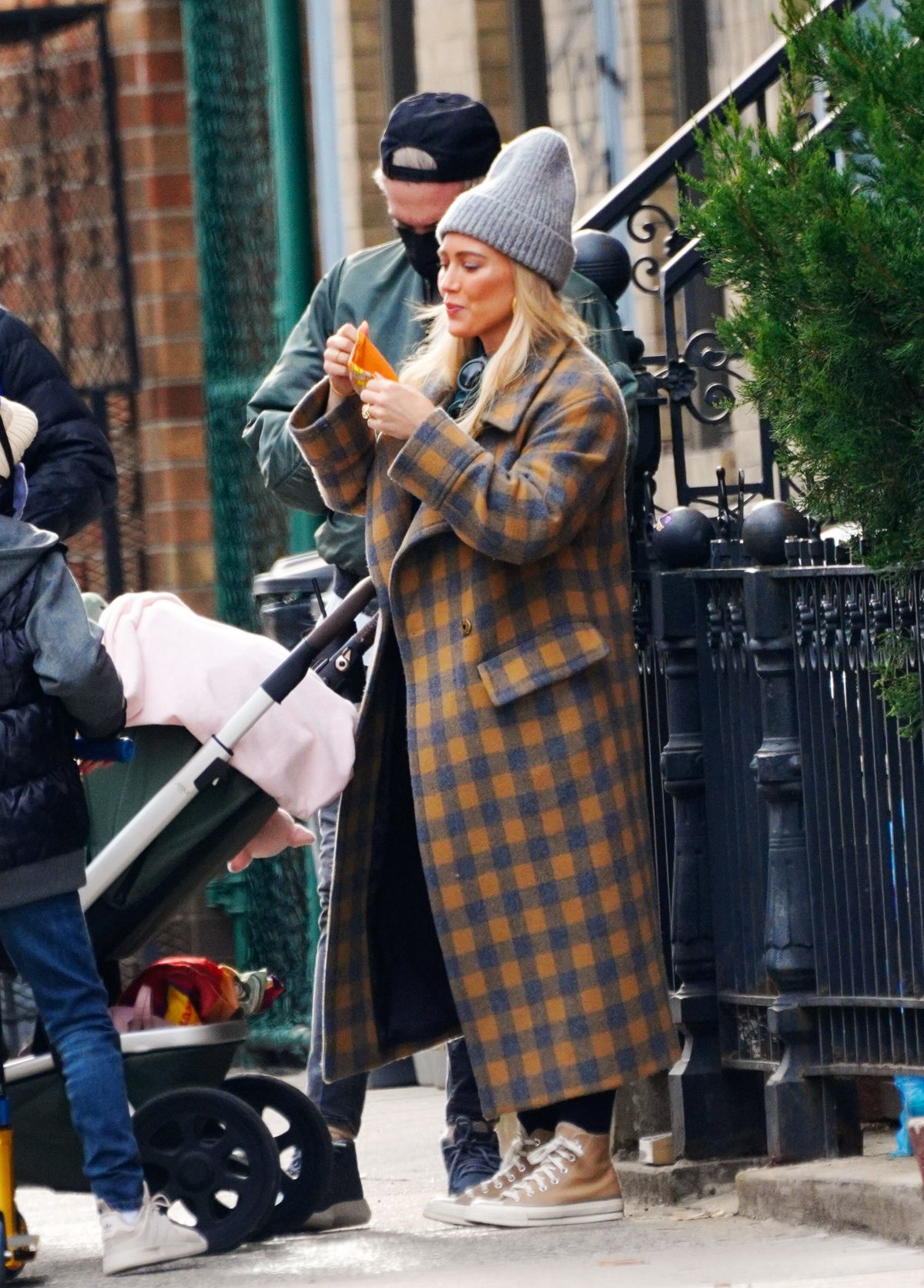 hilary-duff-out-and-about-in-new-york-11-28-2020-1.jpg