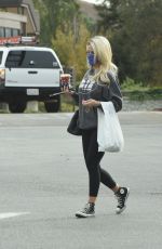 HOLLY MADISON Out Shopping in Los Angeles 11/22/2020