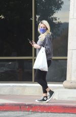 HOLLY MADISON Out Shopping in Los Angeles 11/22/2020