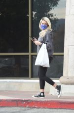 HOLLY MADISON Out Shopping in Los Angeles 11/22/2020