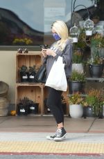 HOLLY MADISON Out Shopping in Los Angeles 11/22/2020