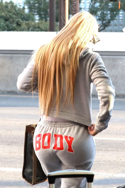 IGGY AZALEA at Los Angeles International Airport 11/25/2020