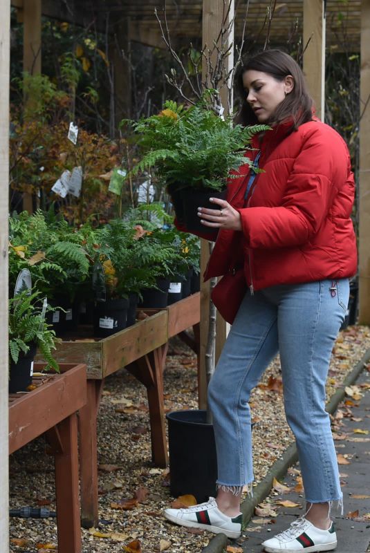 IMOGEN THOMAS Buying Plants at a Garden Centre in London 11/17/2020