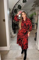 JACQUELINE JOSS for Festive Collection with In The Style 2020