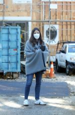 JENNIFER GARNER at Her Construction Site in Brentwood Park 11/18/2020