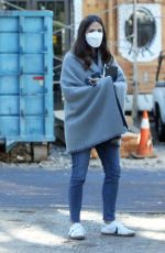 JENNIFER GARNER at Her Construction Site in Brentwood Park 11/18/2020