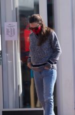 JENNIFER GARNER Out and About in Brentwood 11/22/2020
