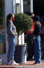 JENNIFER GARNER Out and About in Brentwood 11/22/2020