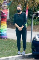 JENNIFER GARNER Out and About in Brentwood 11/29/2020
