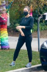 JENNIFER GARNER Out and About in Brentwood 11/29/2020