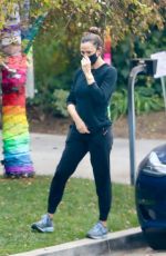 JENNIFER GARNER Out and About in Brentwood 11/29/2020